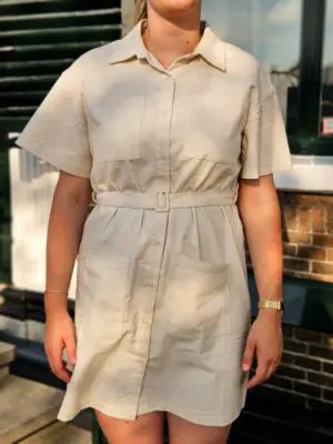 Fenna - beige jurk met zakken