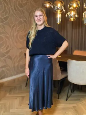 Roos - Satijnen rok donkerblauw
