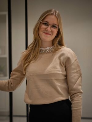 Nina – Trui met sierstenen taupe