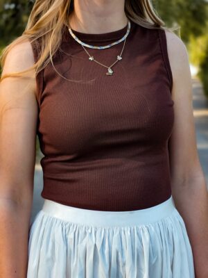 Sophia - donkerbruine mouwloze top