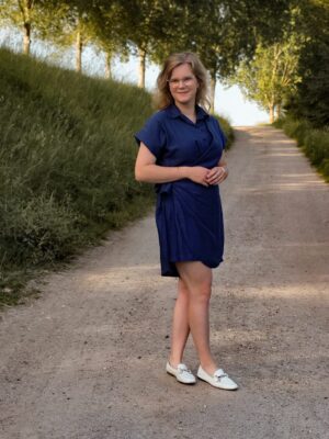 Mirthe - blauwe jurk